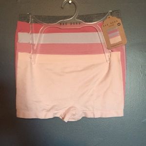 5 pack Rae Dunn Undies